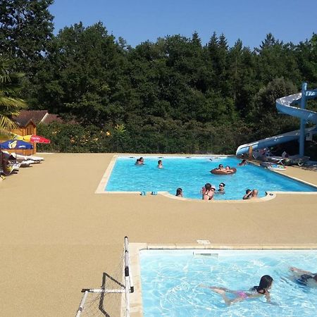 Camping Au Bois Dormant Hotel Chauffour-sur-Vell Ngoại thất bức ảnh