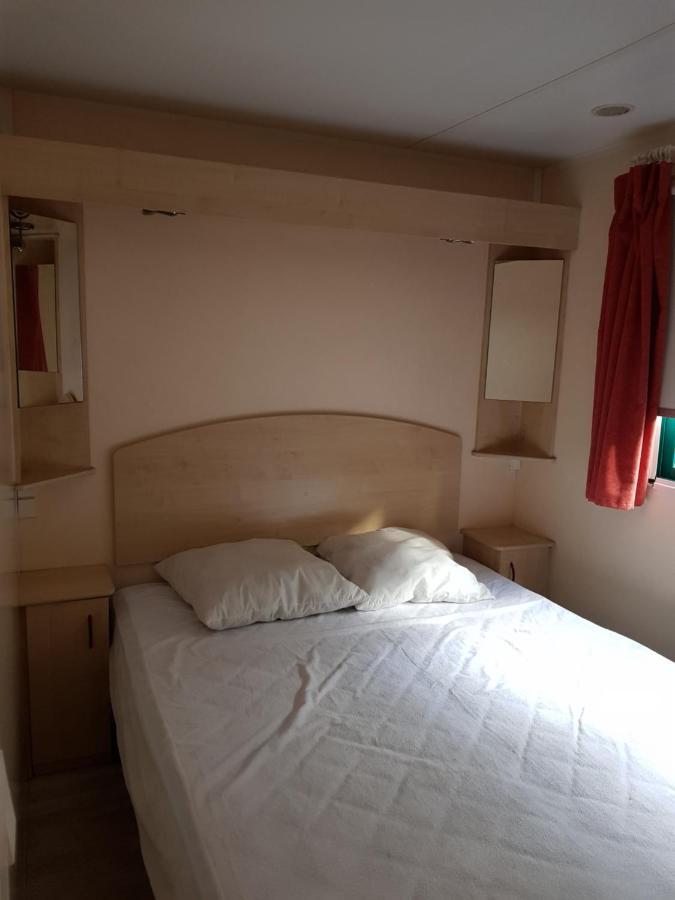 Camping Au Bois Dormant Hotel Chauffour-sur-Vell Ngoại thất bức ảnh