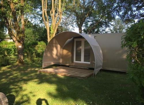 Camping Au Bois Dormant Hotel Chauffour-sur-Vell Ngoại thất bức ảnh