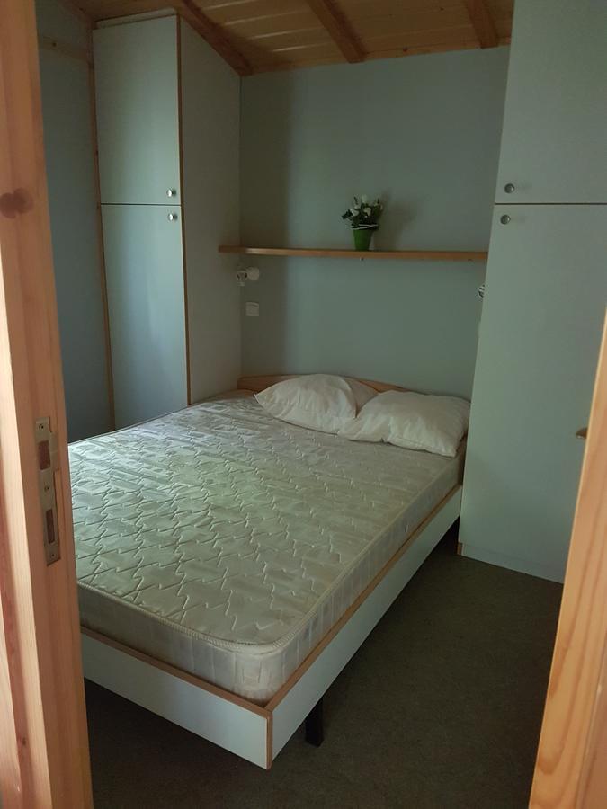 Camping Au Bois Dormant Hotel Chauffour-sur-Vell Ngoại thất bức ảnh