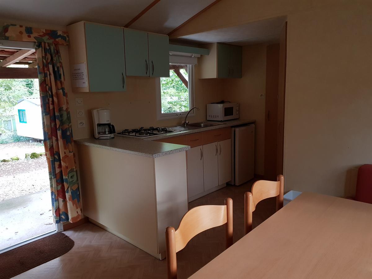 Camping Au Bois Dormant Hotel Chauffour-sur-Vell Ngoại thất bức ảnh